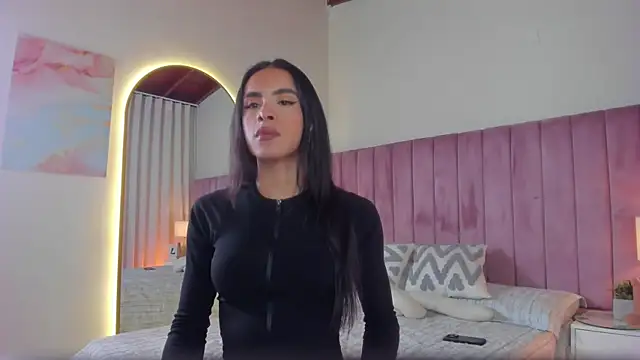 Aleja arango1 online show from January 8, 2026, 9:28 pm