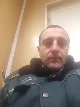 Snapshot of serjdj90 chatting on December 4, 2024, 1:36 am serjdj90 online show from December 4, 2024, 1:36 am