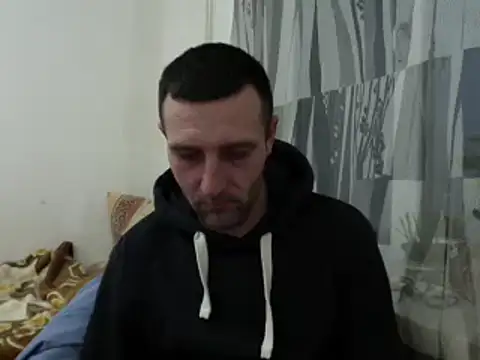 Snapshot of serjdj90 chatting on February 7, 2025, 5:07 pm serjdj90 online show from February 7, 2025, 5:07 pm