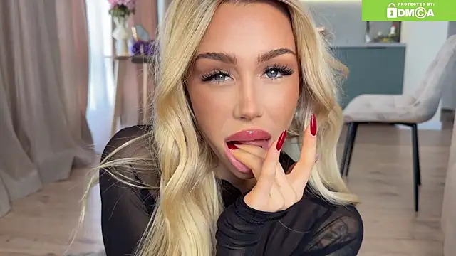 creambaby1 online show from April 9, 2026, 7:14 am