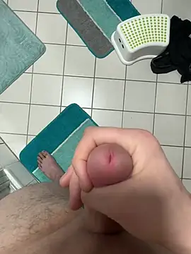 kareem0010 online show from February 17, 2025, 7:21 pm