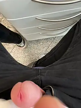 kareem0010 online show from February 21, 2025, 9:13 am