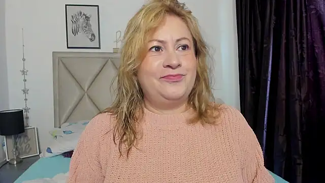 Snapshot of MonyCassius chatting on April 17, 2026, 12:30 pm MonyCassius online show from April 17, 2026, 12:30 pm