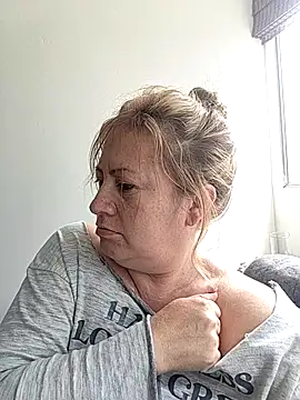 Snapshot of MonyCassius chatting on April 19, 2026, 2:38 pm MonyCassius online show from April 19, 2026, 2:38 pm