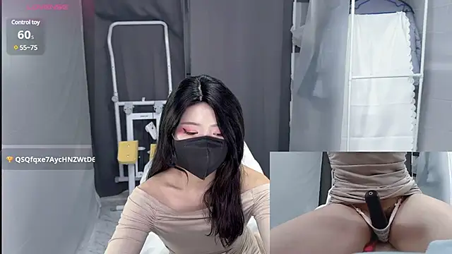 Snapshot of Mirai-Chan486 chatting on February 20, 2025, 12:57 pm Mirai-Chan486 online show from February 20, 2025, 12:57 pm