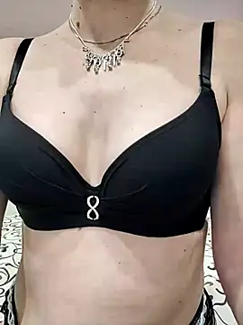 Snapshot of NEW_CRYSTAL chatting on January 22, 2025, 10:40 am NEW CRYSTAL online show from January 22, 2025, 10:40 am