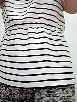 Snapshot of NEW_CRYSTAL chatting on September 22, 2025, 6:15 am NEW CRYSTAL online show from September 22, 2025, 6:15 am