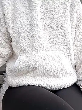 Snapshot of NEW_CRYSTAL chatting on October 7, 2025, 8:22 am NEW CRYSTAL online show from October 7, 2025, 8:22 am