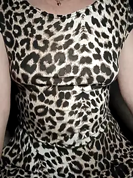 Snapshot of NEW_CRYSTAL chatting on November 5, 2025, 7:52 am NEW CRYSTAL online show from November 5, 2025, 7:52 am