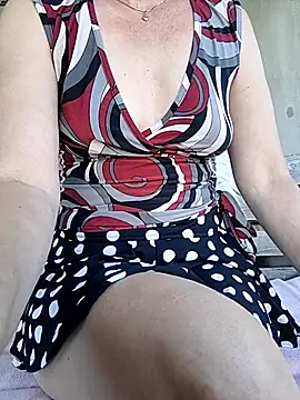 Snapshot of NEW_CRYSTAL chatting on July 1, 2026, 5:42 am NEW CRYSTAL online show from July 1, 2026, 5:42 am