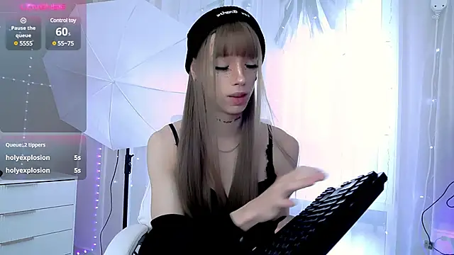 Snapshot of Dasha_M chatting on December 8, 2024, 8:51 am Dasha M online show from December 8, 2024, 8:51 am