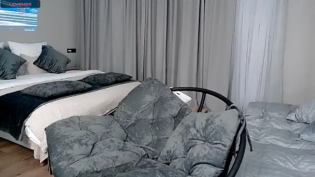 Dasha M online show from February 22, 2026, 3:43 pm