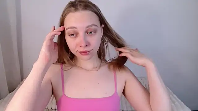 bellaa love  online show from May 25, 2026, 1:00 am