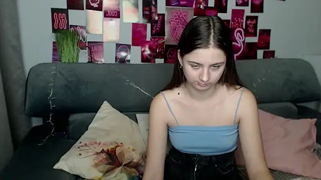 MilanaRoza online show from October 12, 2025, 5:01 pm