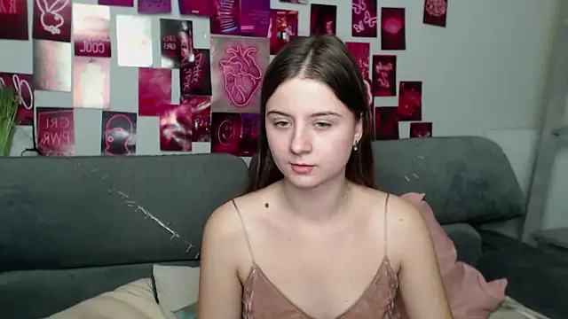 MilanaRoza online show from October 18, 2025, 4:52 pm