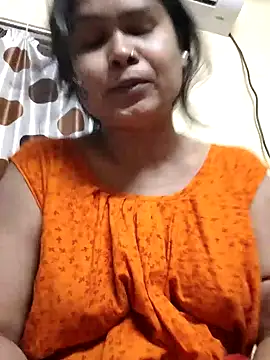 Snapshot of yoursweety09 chatting on January 7, 2025, 2:10 am yoursweety09 online show from January 7, 2025, 2:10 am
