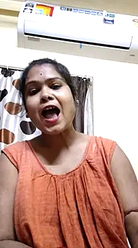 Snapshot of yoursweety09 chatting on January 13, 2025, 2:42 pm yoursweety09 online show from January 13, 2025, 2:42 pm