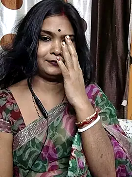 yoursweety09 online show from October 7, 2025, 1:52 pm