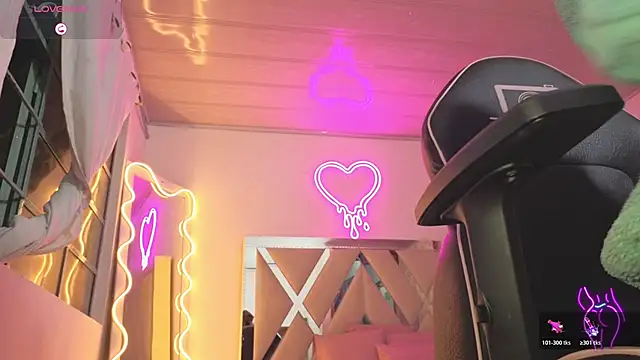 Laylafoxy tay online show from October 24, 2025, 3:14 am