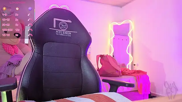 Laylafoxy tay online show from January 9, 2026, 3:09 am