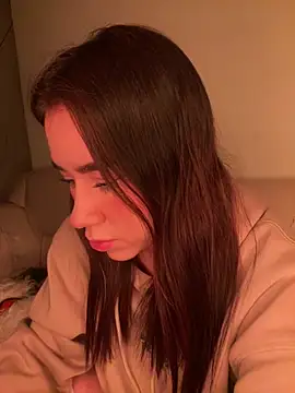 Im Valen Cute online show from May 17, 2026, 1:47 am