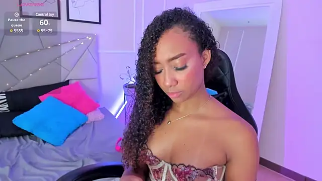 Amber  Sanchez online show from January 19, 2025, 7:46 am