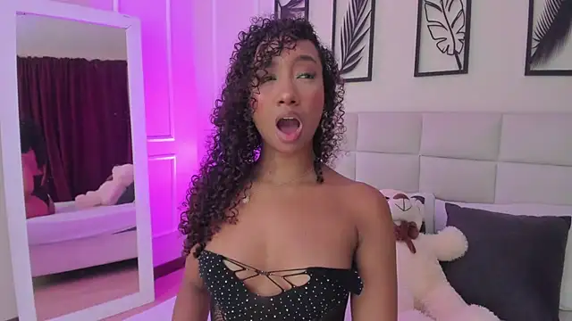 Amber  Sanchez online show from March 1, 2025, 6:13 am