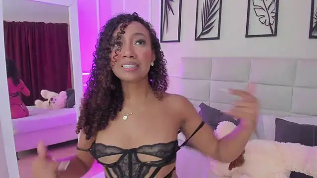 Amber  Sanchez online show from March 4, 2025, 6:47 am