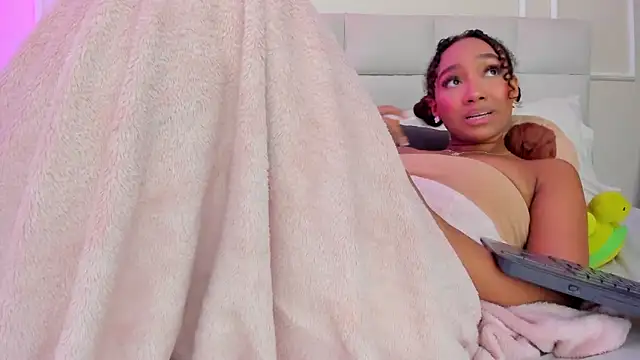 Amber  Sanchez online show from March 7, 2025, 4:46 am