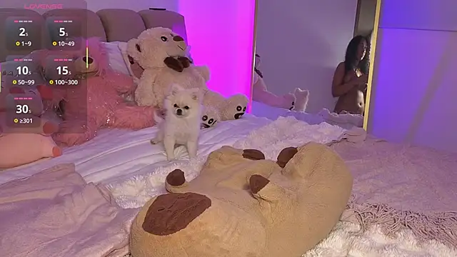 Amber  Sanchez online show from October 29, 2025, 3:42 am