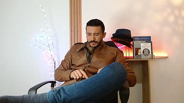 Reiko 85  online show from January 12, 2026, 2:33 pm