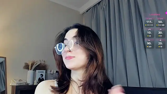 DracosMoon online show from November 7, 2025, 7:08 am