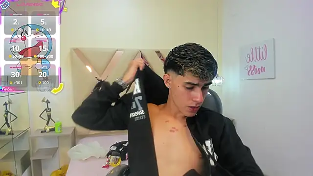 Dyla n18 online show from September 29, 2025, 9:52 pm