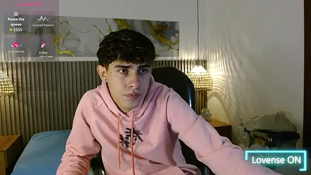 Dyla n18 online show from November 9, 2025, 7:34 pm