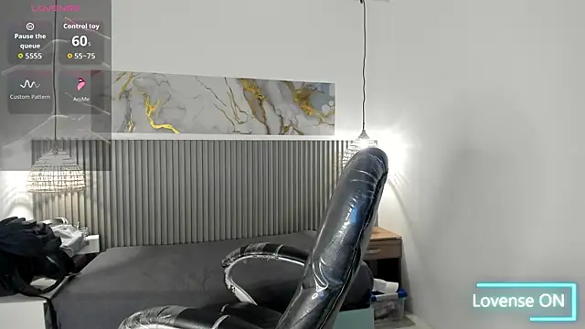 Snapshot of Dyla_n18 chatting on May 4, 2026, 8:27 pm Dyla n18 online show from May 4, 2026, 8:27 pm