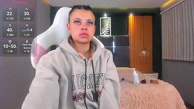 Antonella Torres2 online show from December 18, 2024, 3:26 am