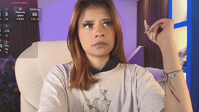 Antonella Torres2 online show from November 12, 2025, 3:29 am