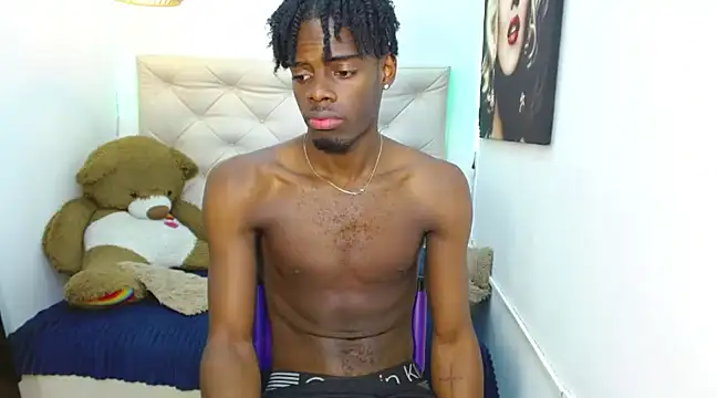 Snapshot of royce_ebony chatting on December 14, 2024, 7:07 am royce ebony online show from December 14, 2024, 7:07 am