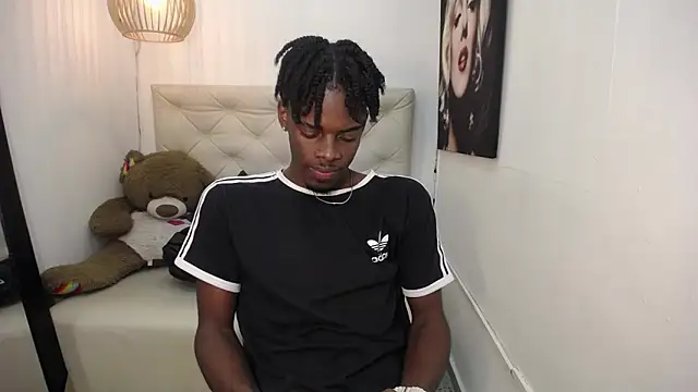 Snapshot of royce_ebony chatting on January 24, 2025, 2:28 am royce ebony online show from January 24, 2025, 2:28 am