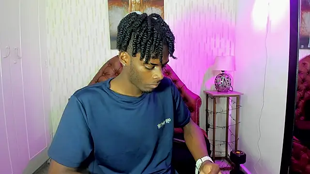 Snapshot of royce_ebony chatting on January 30, 2025, 2:38 am royce ebony online show from January 30, 2025, 2:38 am