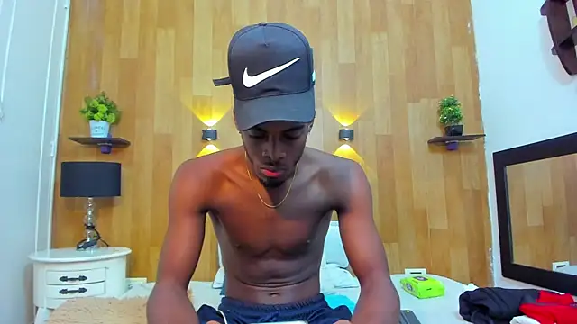 Snapshot of royce_ebony chatting on February 21, 2025, 5:56 am royce ebony online show from February 21, 2025, 5:56 am