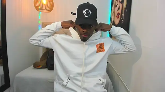 Snapshot of royce_ebony chatting on September 25, 2025, 2:26 am royce ebony online show from September 25, 2025, 2:26 am