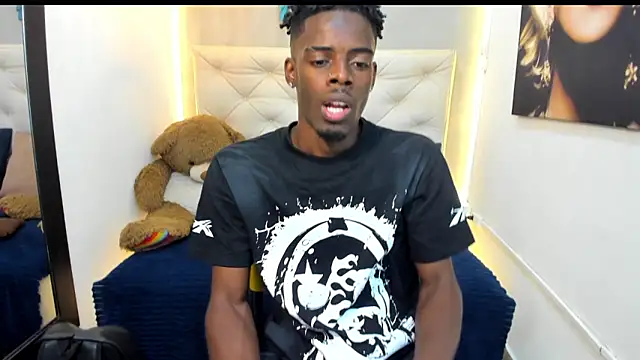 Snapshot of royce_ebony chatting on October 22, 2025, 2:45 am royce ebony online show from October 22, 2025, 2:45 am