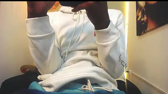 Snapshot of royce_ebony chatting on October 29, 2025, 2:47 am royce ebony online show from October 29, 2025, 2:47 am