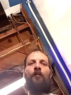 Whipit323 online show from December 19, 2025, 5:03 am