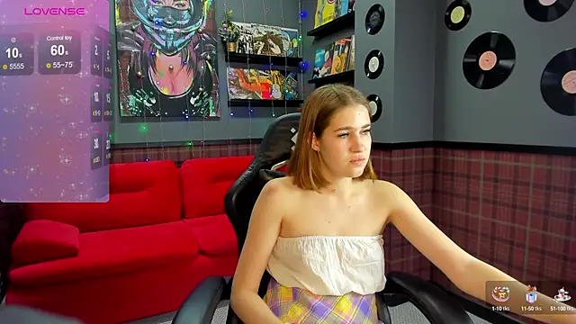 Snapshot of Jennifer_Wadee chatting on December 22, 2024, 11:22 am Jennifer Wadee online show from December 22, 2024, 11:22 am