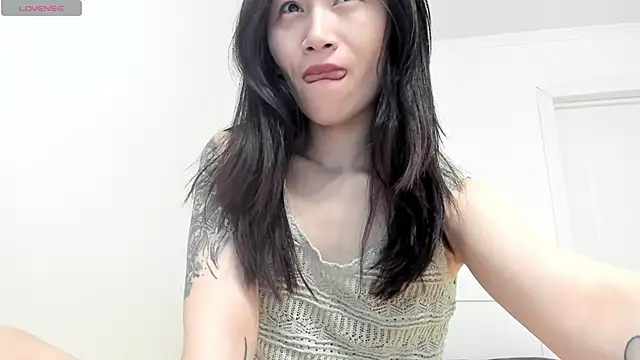 aenie online show from March 18, 2025, 4:58 am