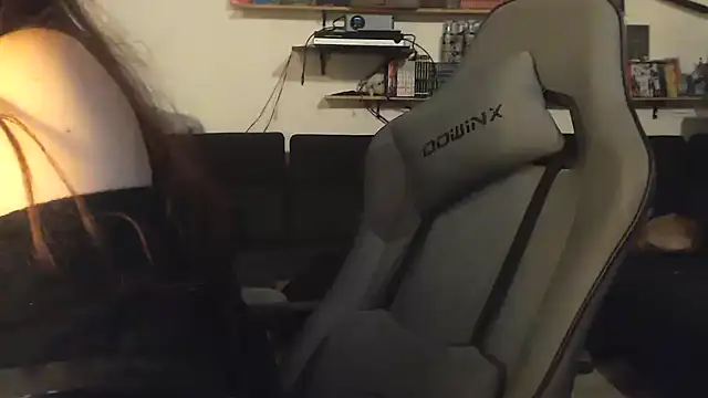 complicata mente online show from February 2, 2025, 7:09 am