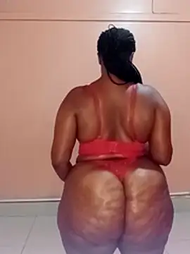 Luciouslips00 online show from March 26, 2026, 4:45 pm