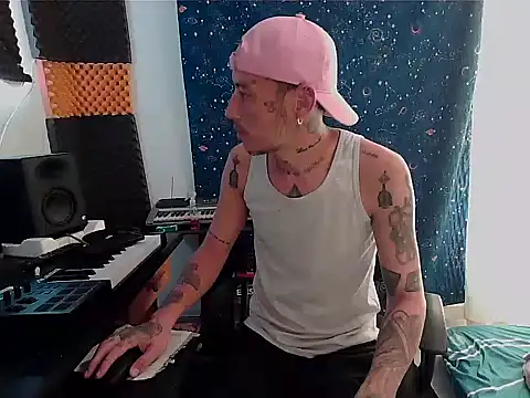 Snapshot of patrik_tattoo_ chatting on January 10, 2025, 4:20 pm patrik tattoo online show from January 10, 2025, 4:20 pm